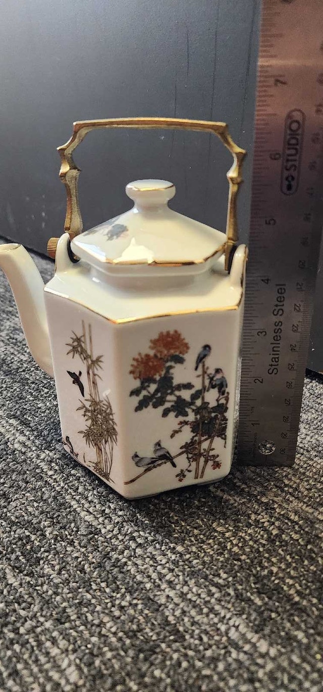 Vintage Japanese Porcelain Teapot - photo 2