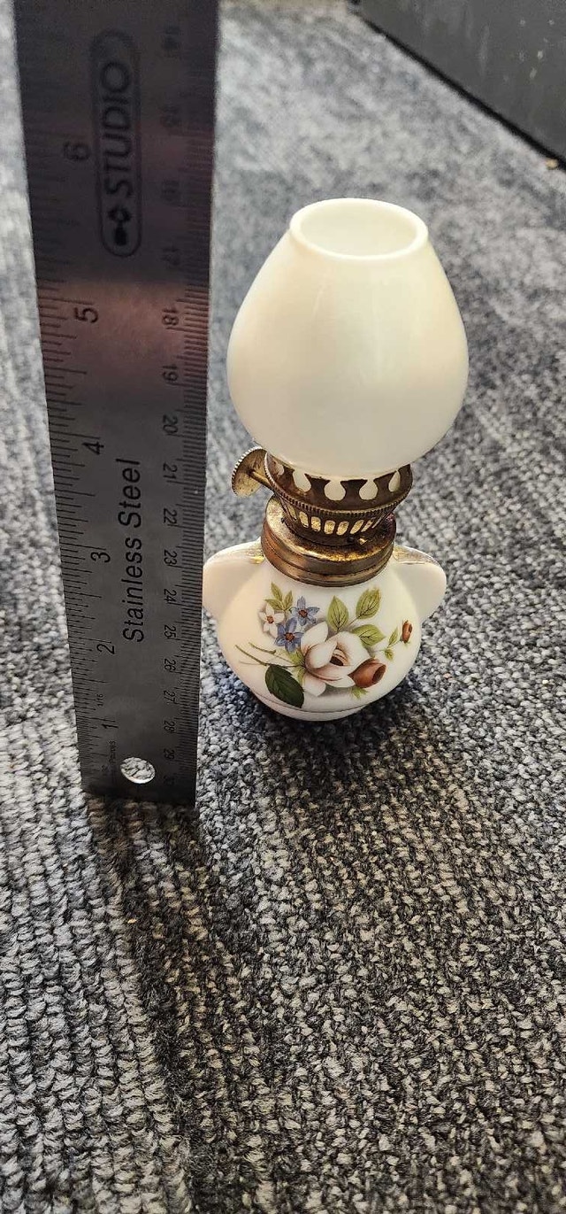Miniature Floral Oil Lamp - photo 2