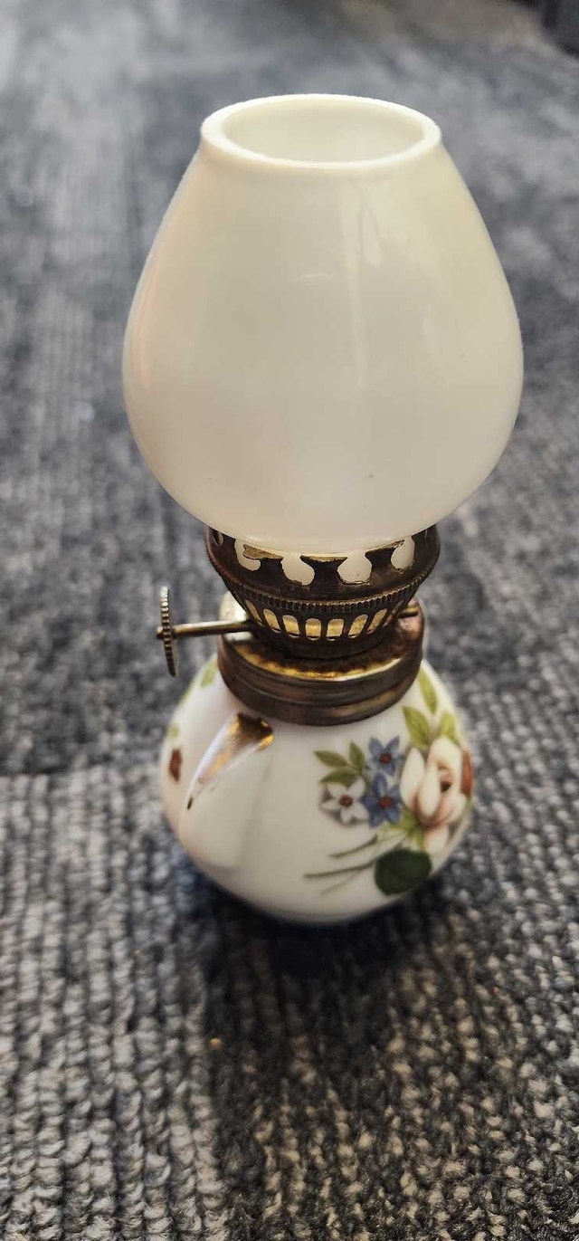 Miniature Floral Oil Lamp - photo 5