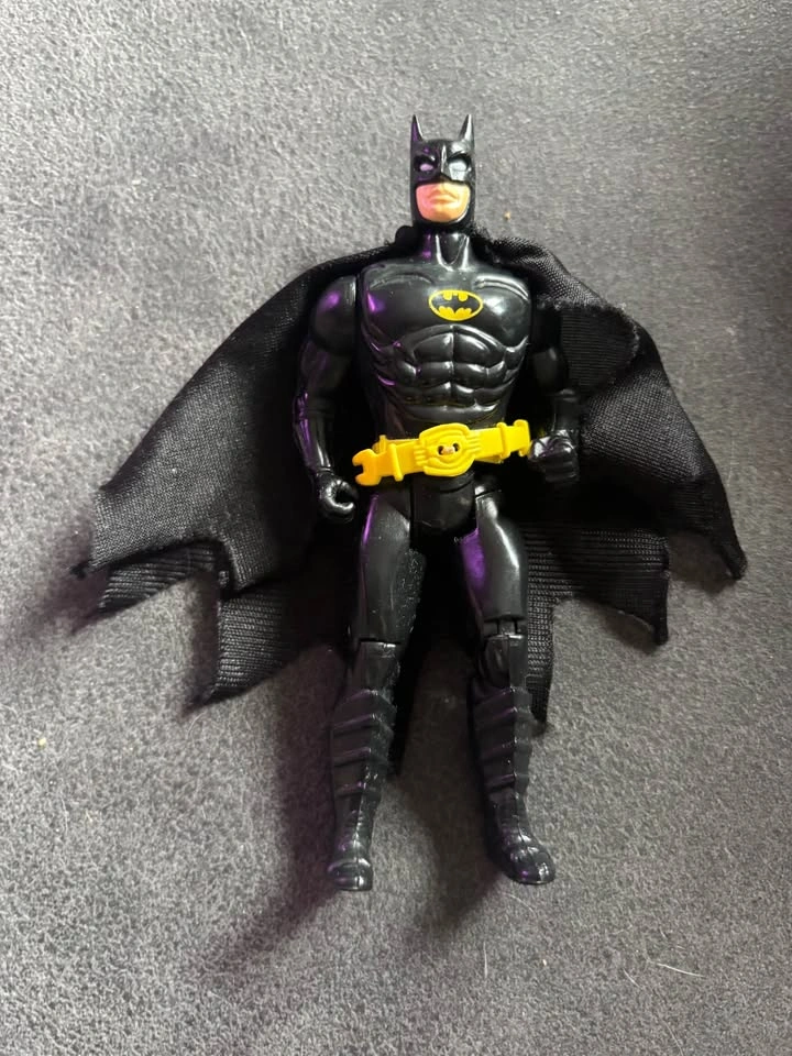 RARE 1989 Batman Micheal Keaton Batmobile and Batman Figurine - photo 2