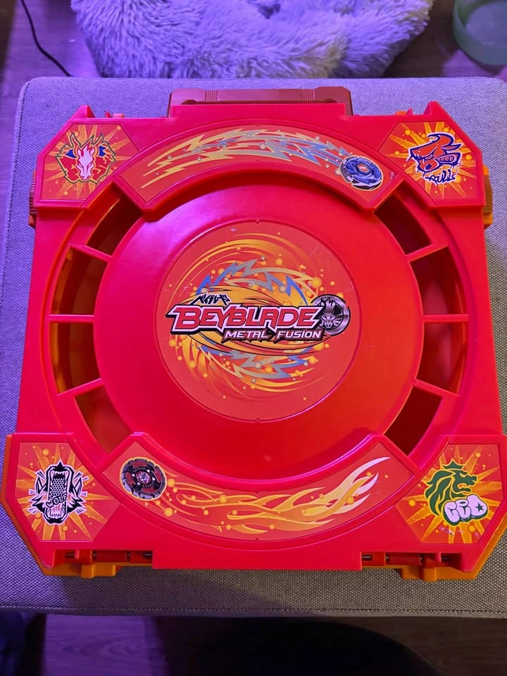 Beyblade Metal Fusion Folding Travel Battle Arena Stadium