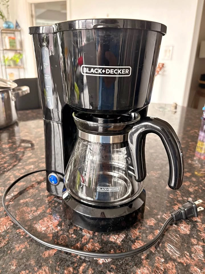 Small 5-cup coffee maker
