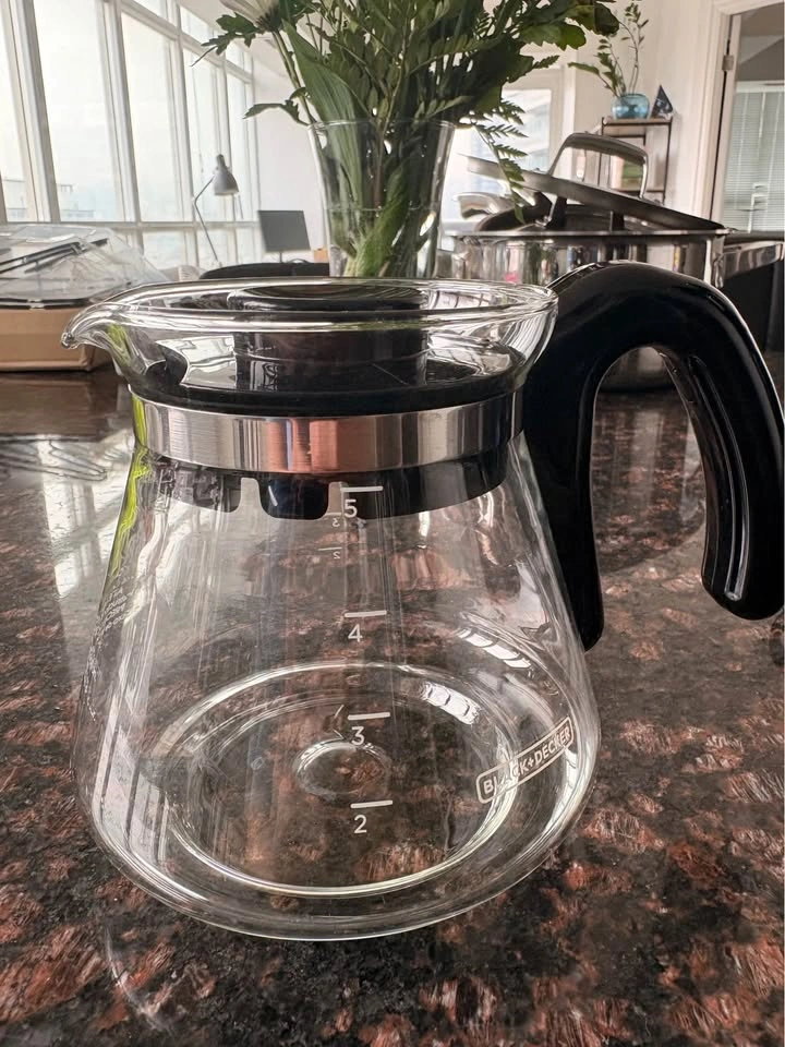 Small 5-cup coffee maker - photo 3