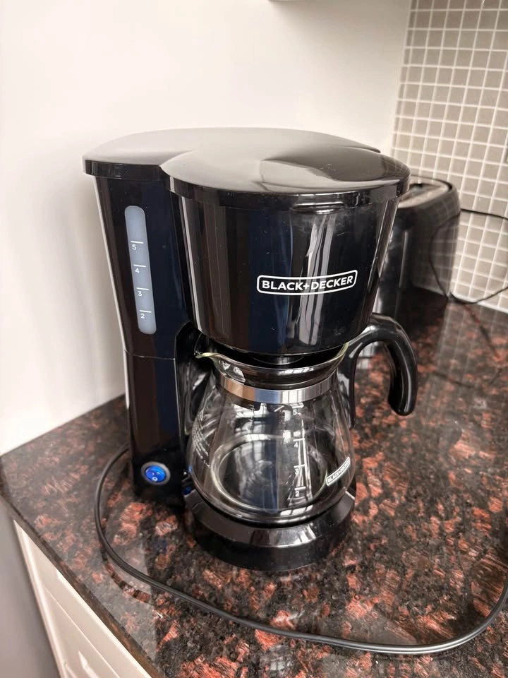 Small 5-cup coffee maker - photo 5
