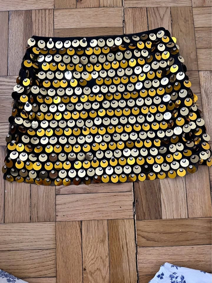 Sequined Miniskirt in Size S - Saks Fifth Avenue Line & Dot