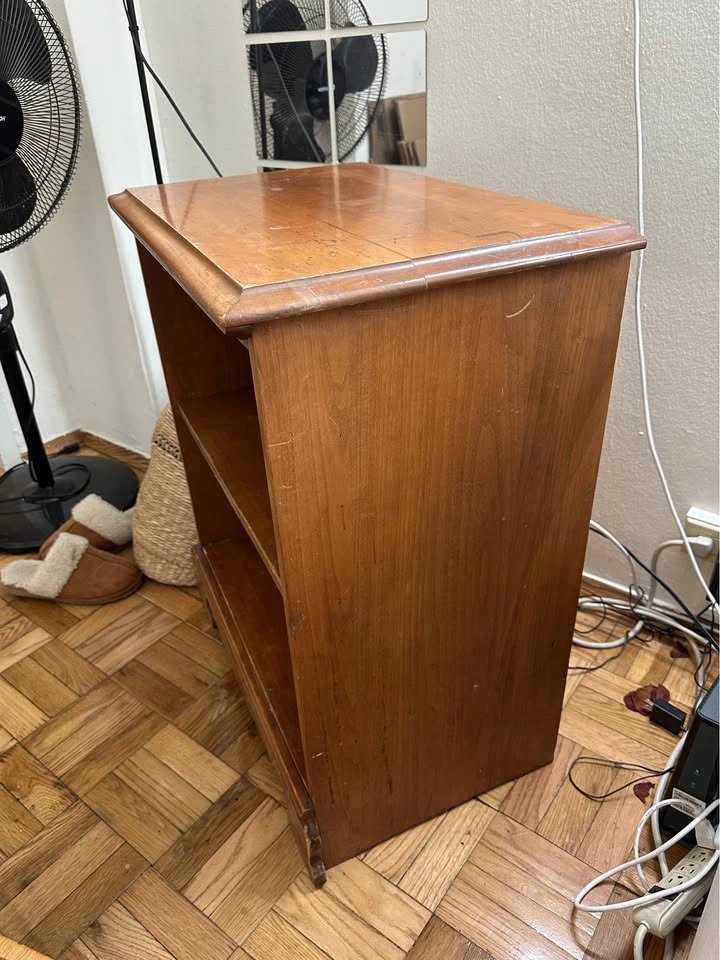 Vintage Solid Wood Small Bookshelf / Accent Side Table - photo 3