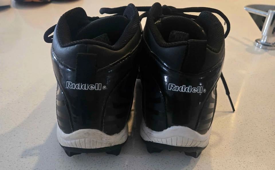 Baseball Cleats Boys 5.5 - photo 3