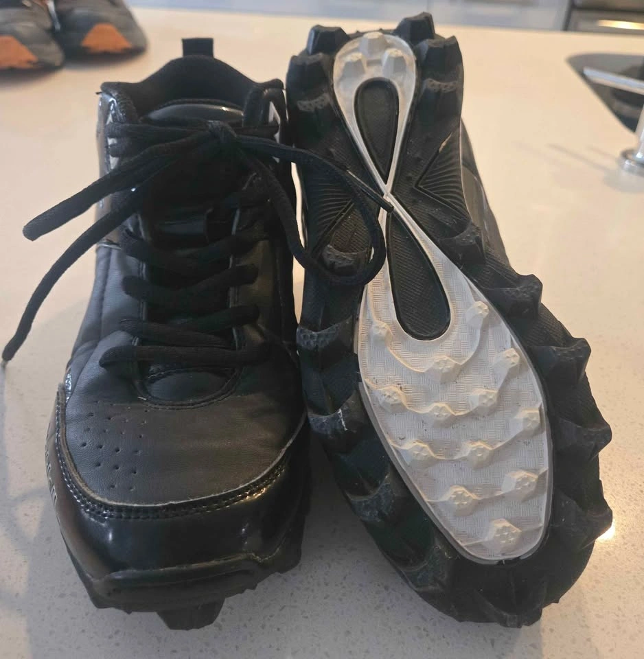 Baseball Cleats Boys 5.5 - photo 4