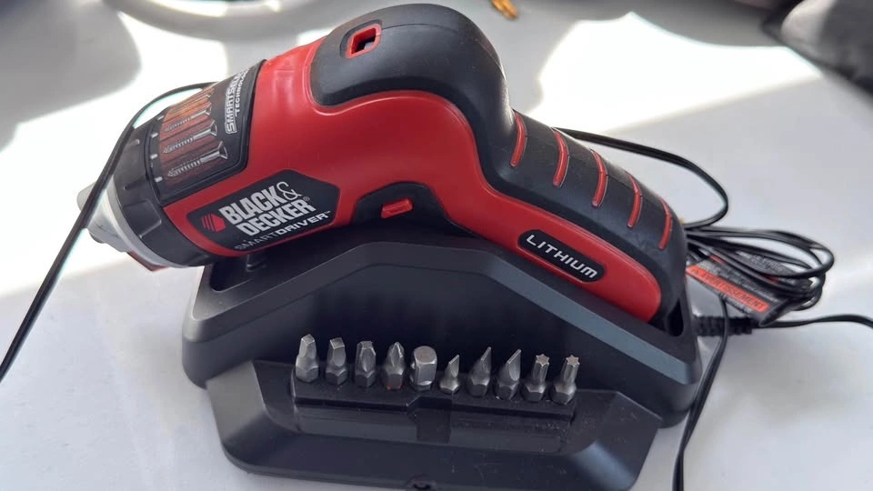 Black & Decker SmartDriver Lithium Cordless Screwdriver - photo 2