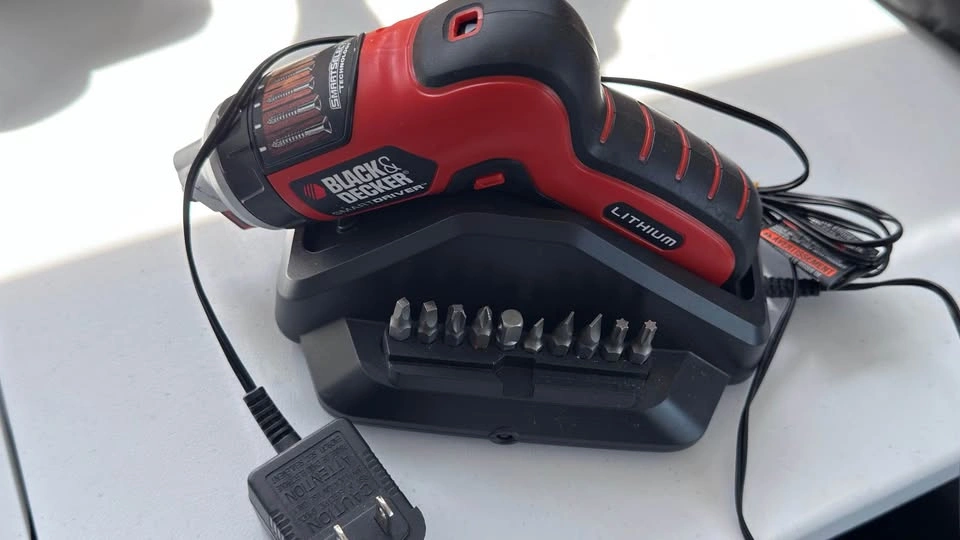 Black & Decker SmartDriver Lithium Cordless Screwdriver - photo 3