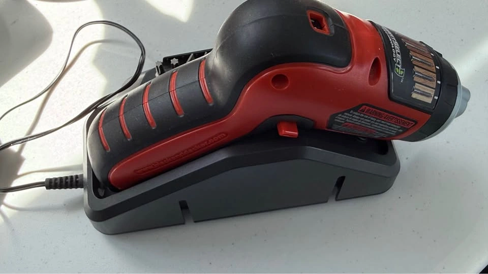 Black & Decker SmartDriver Lithium Cordless Screwdriver - photo 4