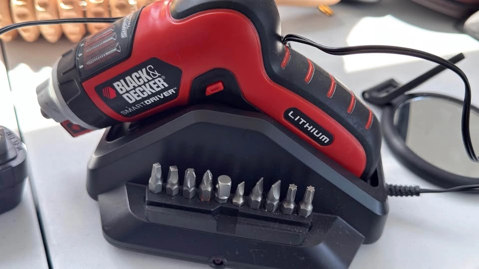 Black & Decker SmartDriver Lithium Cordless Screwdriver - photo 5