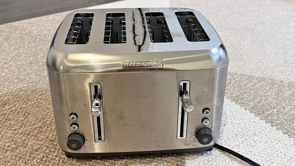 BLACK+DECKER 4-Slice Toaster TR4900SSD