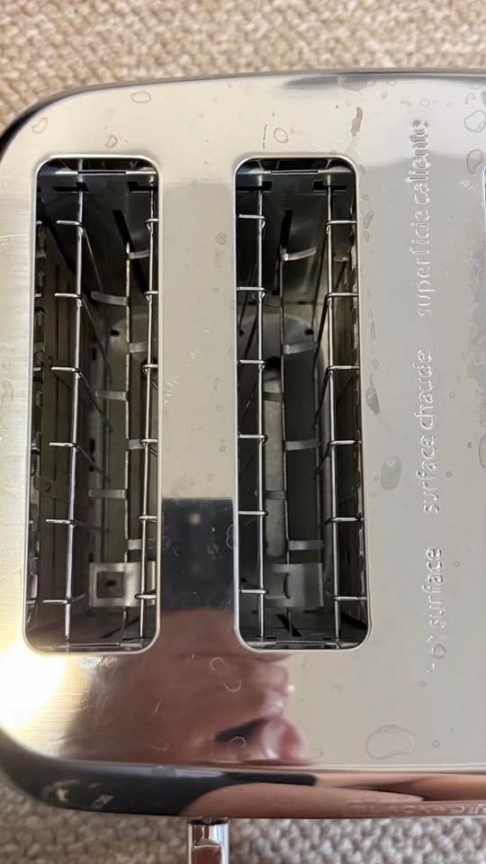 BLACK+DECKER 4-Slice Toaster TR4900SSD - photo 2