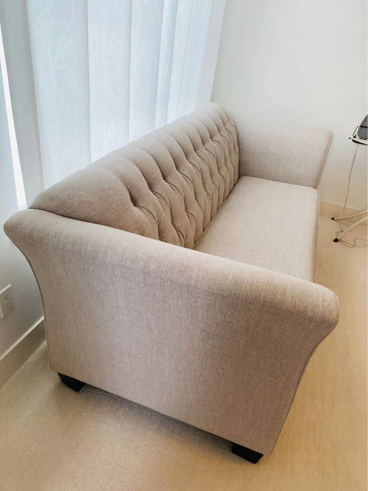 Designer-inspired Wings tufted sofa - photo 2
