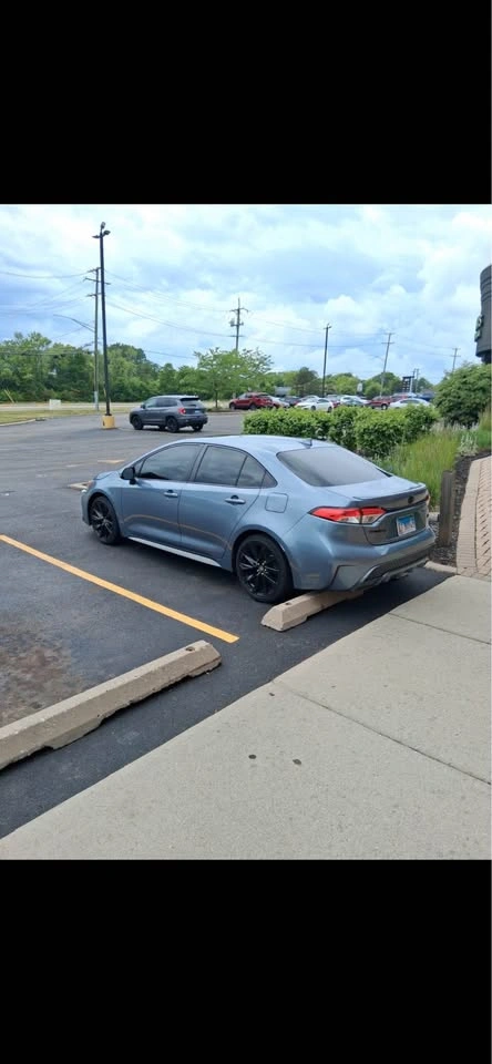 2020 Toyota Corolla · SE Sedan 4D - photo 2