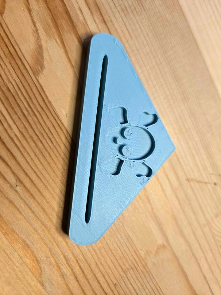3D Printed Toothpaste Squeezer – Teal Skull Design – Tube Roller