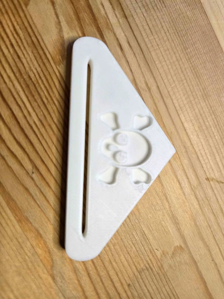 3D Printed Toothpaste Squeezer – White Skull Design – Tube Rolle