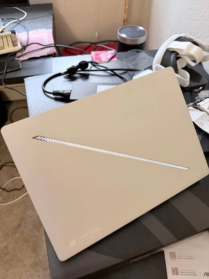 ASUS ROG Zephyrus G14 GA403WM — RTX 5060 / Ryzen AI 9 / OLED - photo 3
