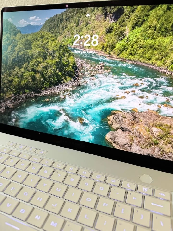 ASUS ROG Zephyrus G14 GA403WM — RTX 5060 / Ryzen AI 9 / OLED - photo 4