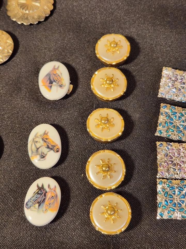 Lot of Metal Button Covers - 26 pieces - photo 4