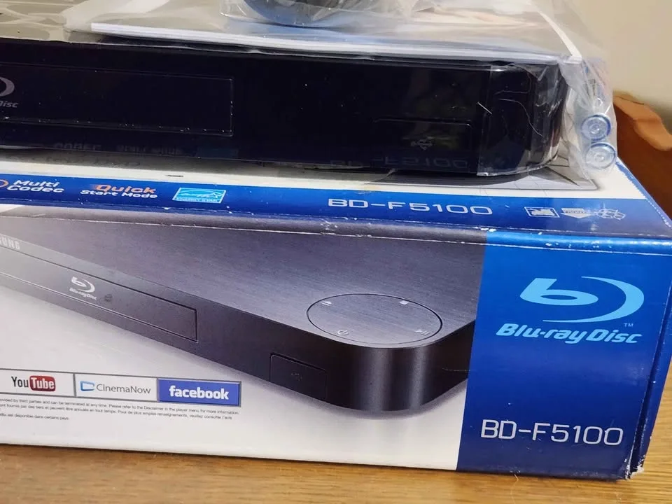 Samsung BD-F5100 Blu-ray / Dvd Player, Never Used! - photo 3