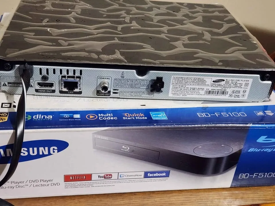 Samsung BD-F5100 Blu-ray / Dvd Player, Never Used! - photo 5
