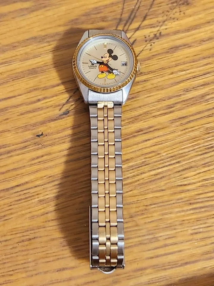 Vintage Lorus Mickey Mouse Watch - photo 2