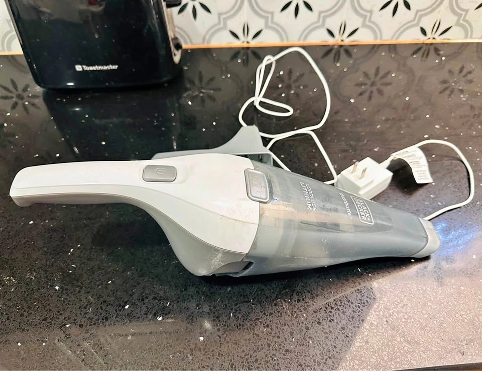 Black & Decker Cordless vacuum cleaner