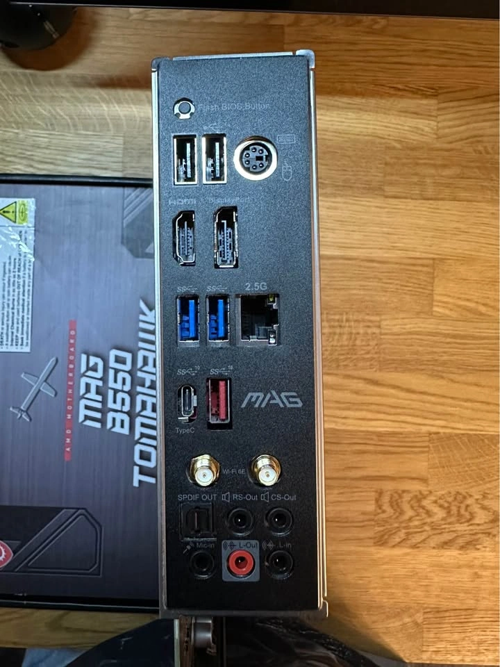 MSI MAG B550 Tomahawk MAX WiFi - AM4 Motherboard - photo 2