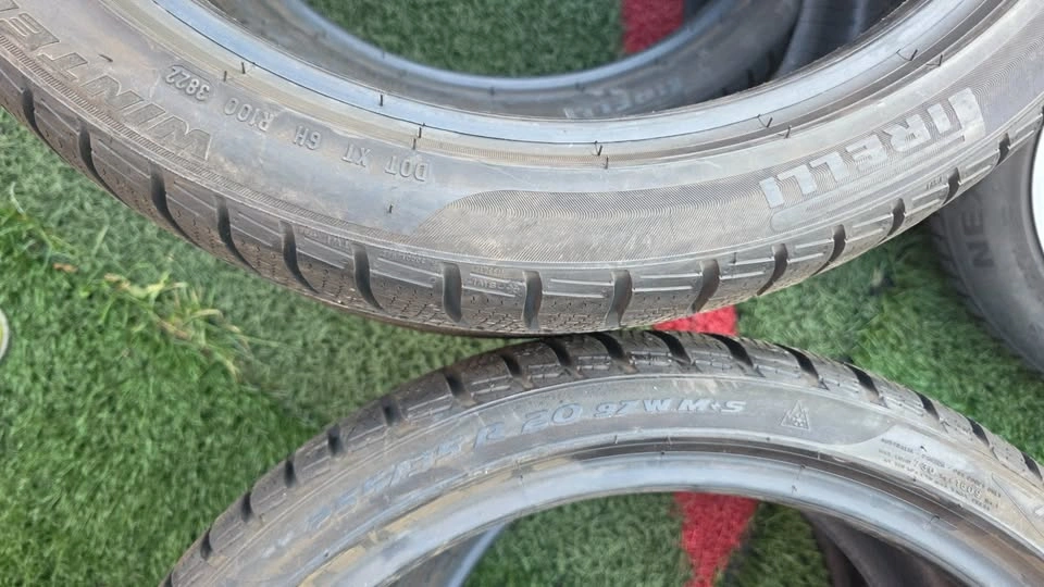 255/35/20 and 305/30/20 Pirelli winter tires, 90% tread - photo 3