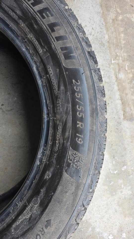 255/55/19 Michelin winter tires 90% tread - photo 5