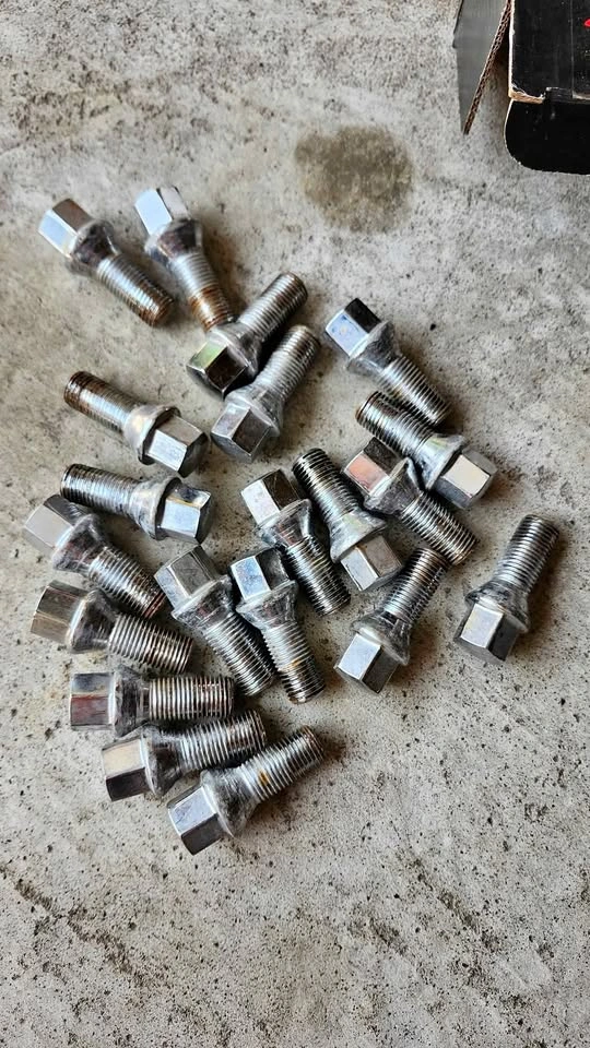 20 wheel bolts 14x1.5 conical/cone seat