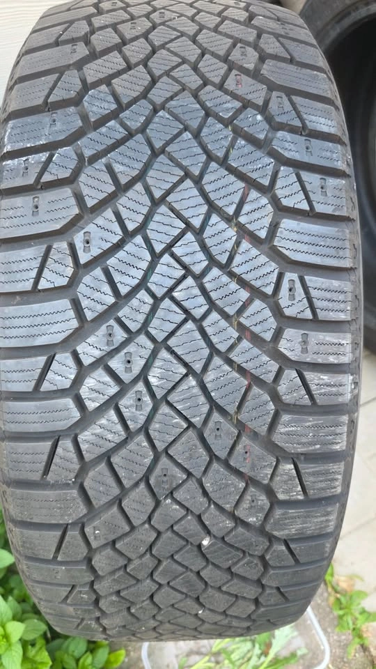 265/45/21 Continental IceContact XTRM 95% tread - photo 2