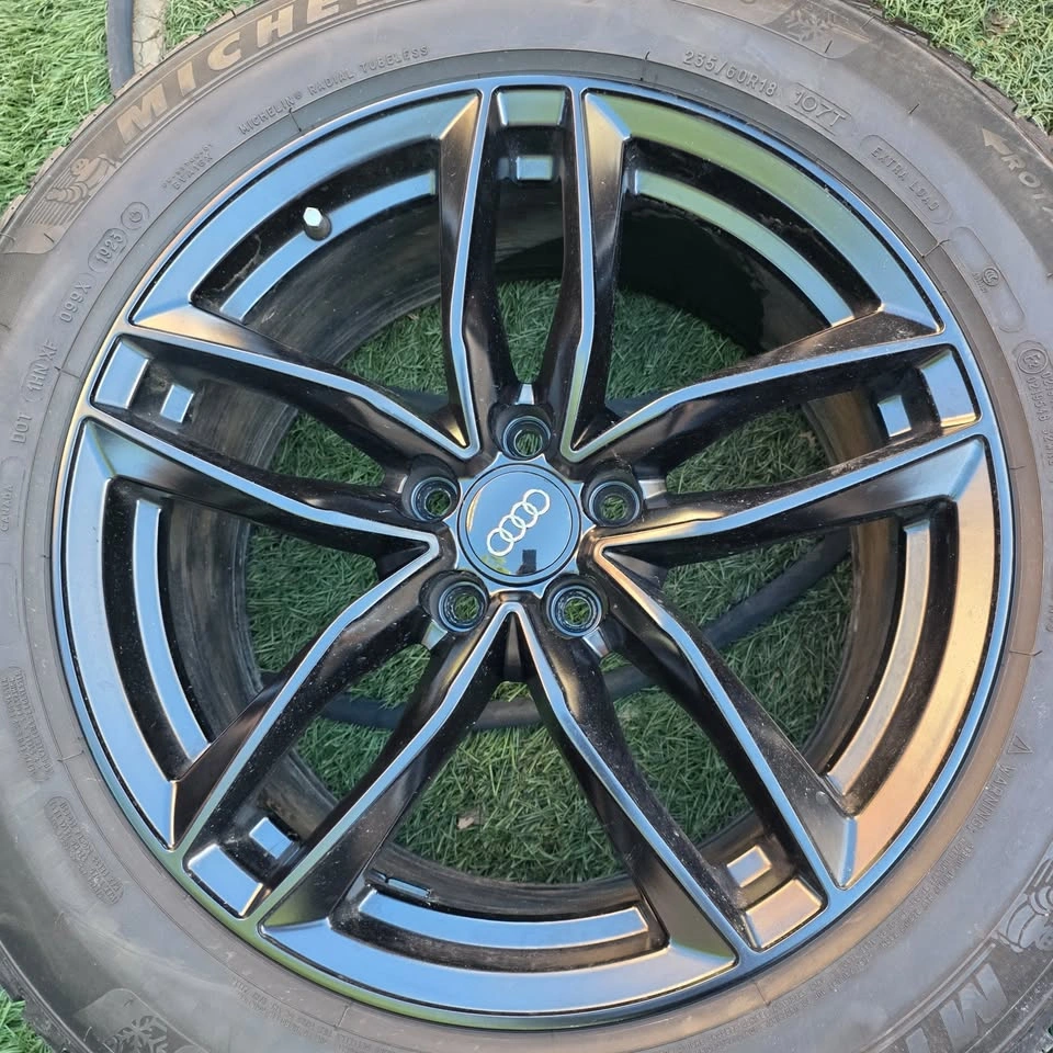 235/60/18 Michelin Winter Tires 90% Tread with 5x112 Rims - photo 4