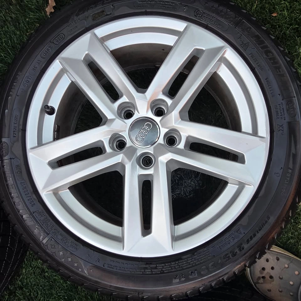 17 inch Audi alloy rims 5x112 with 225/50/17 michelin winter tir - photo 4