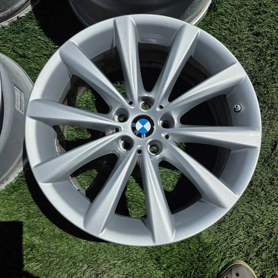 18 inch BMW OEM alloy rims with TPMS sensors like new 5x112 - photo 2