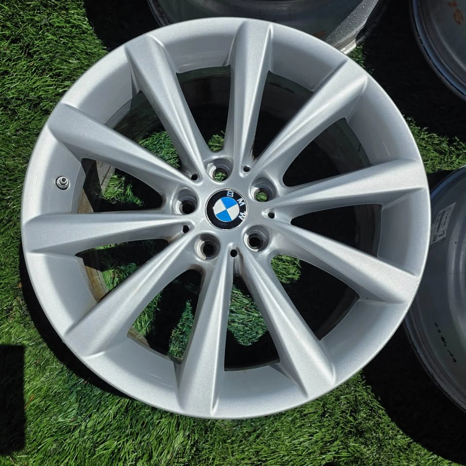 18 inch BMW OEM alloy rims with TPMS sensors like new 5x112 - photo 3