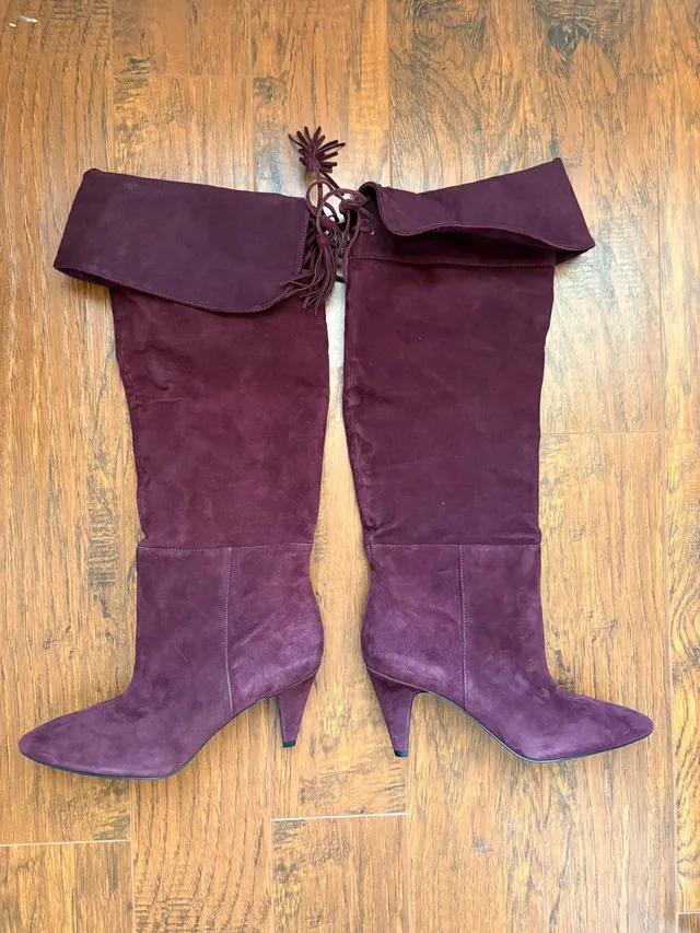 NINE WEST Genuine Suede Boots/ size 8