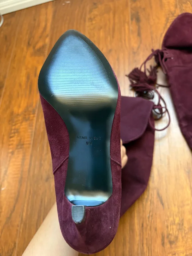 NINE WEST Genuine Suede Boots/ size 8 image indicator(4)