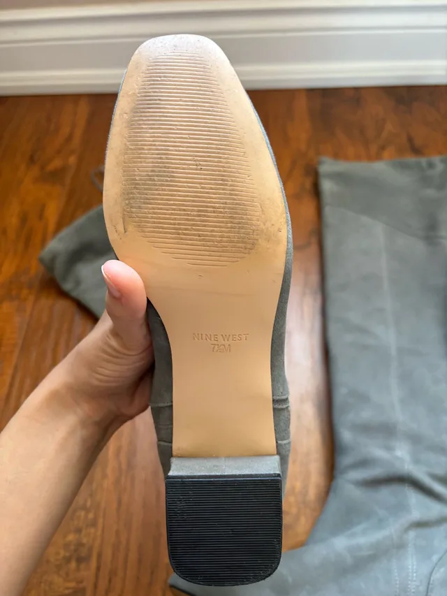 NINE WEST Genuine Suede Boots/ size 7 1/2 image indicator(5)