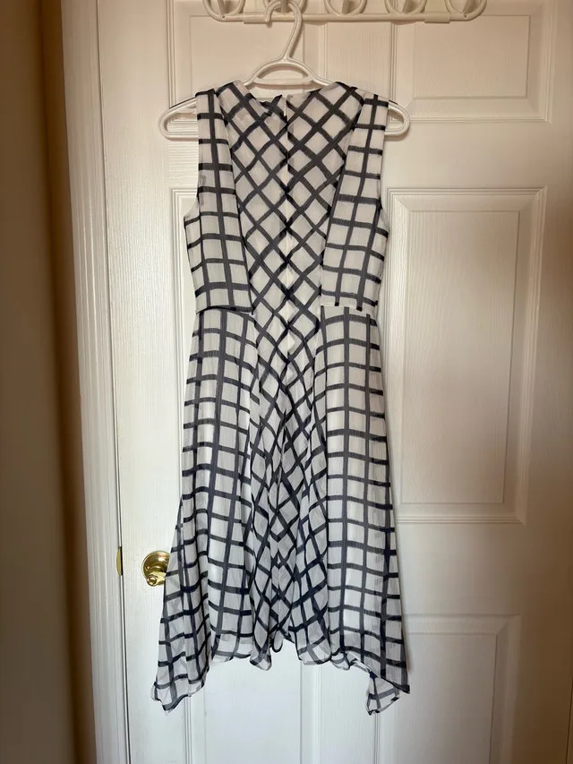 DKNY Dress Size 4 image indicator(4)