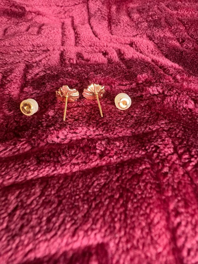 14K SOLID gold little wildflower earrings image indicator(5)