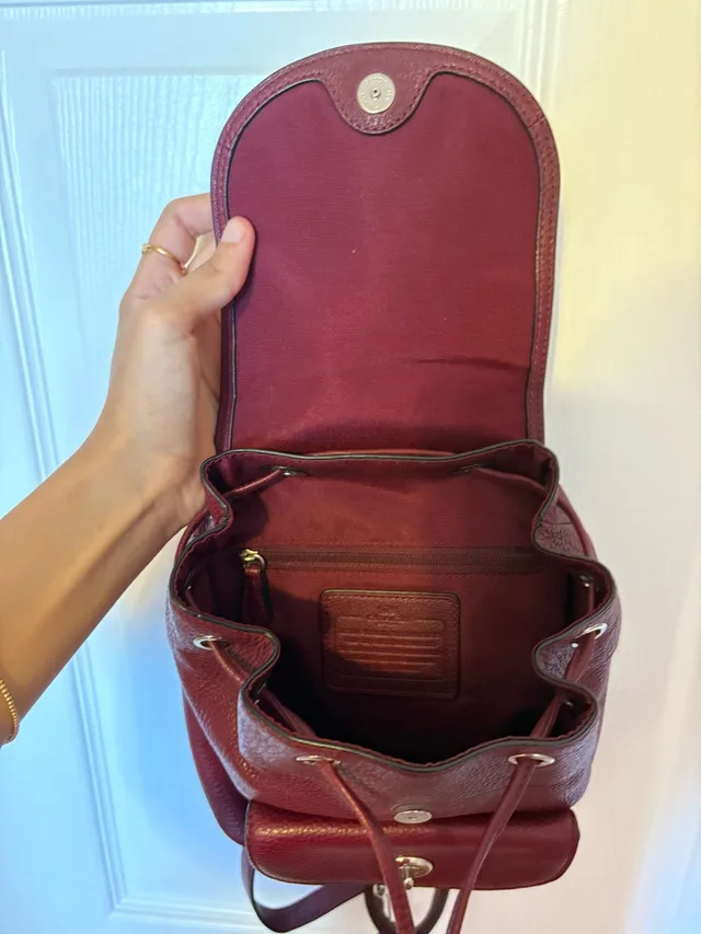 COACH small burgundy bag image indicator(3)