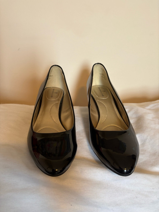 Black Heels size 8 - Never worn