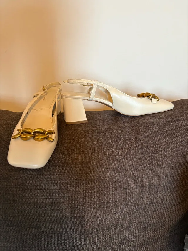 MASSIMO DUTTI Off White heels size 8
