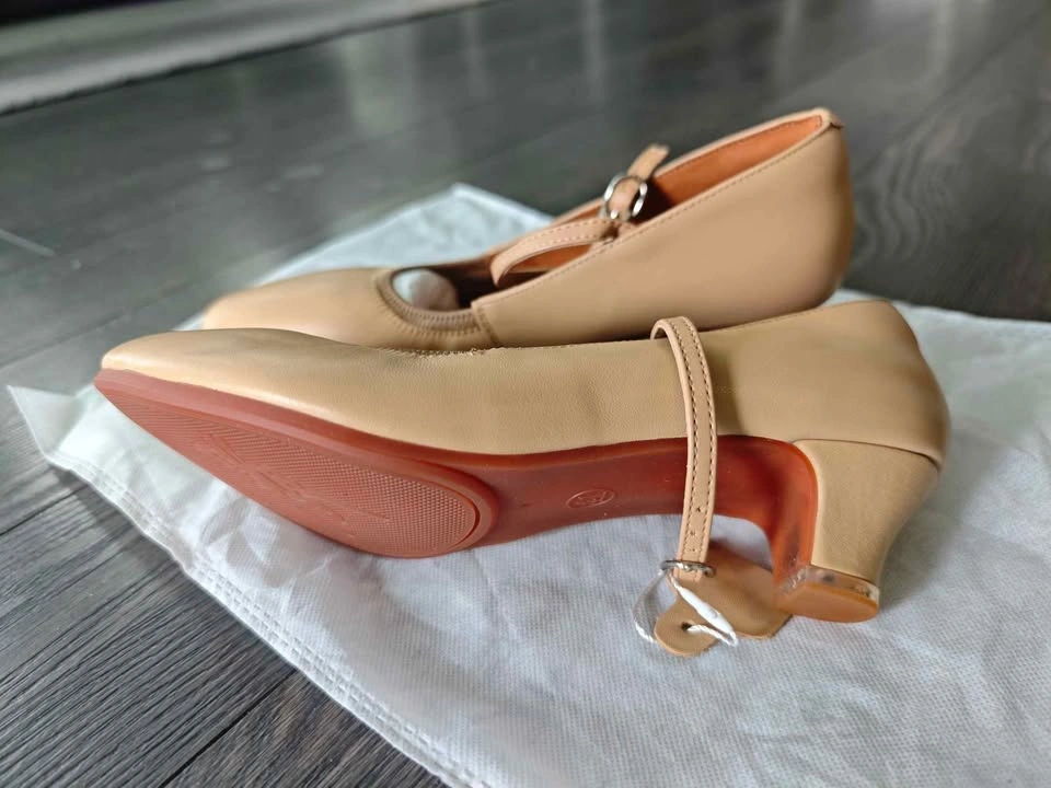 NEW Beige Leather Character/Dance Shoes - 3.5cm Heel - US 8.5-9 - photo 3