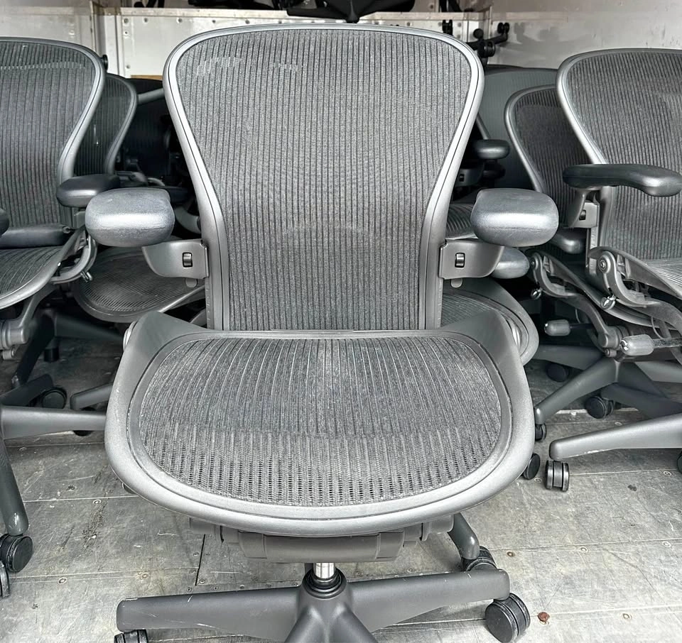 Herman Miller Aeron Chair – Fully Loaded – Good Condition
