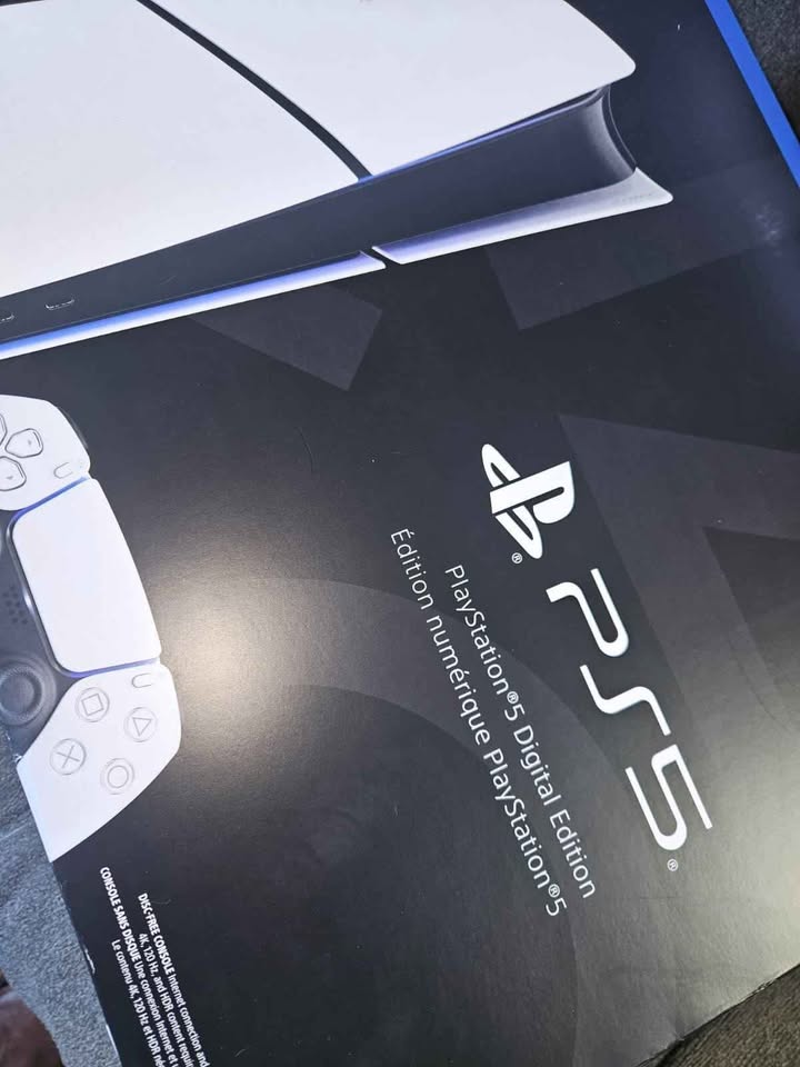 SONY PLAYSTATION PS5 NEW SEALED - photo 2