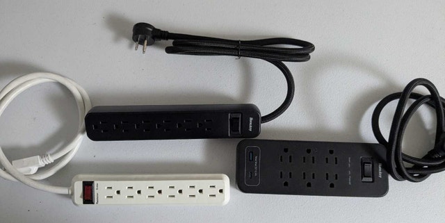 Power bar Surge Protector (READ AD)